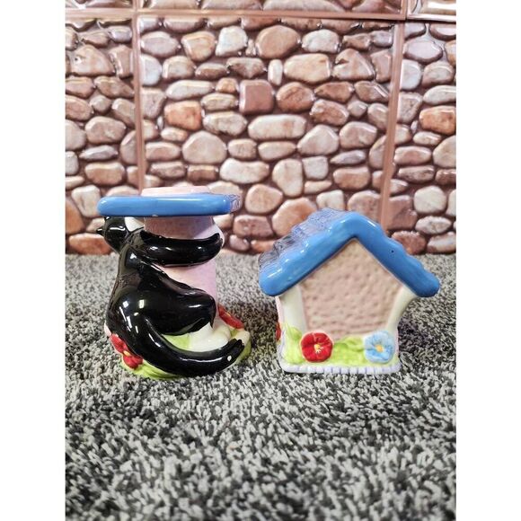 Sylvester and Tweety Salt and Pepper Shakers - Picture 3 of 8